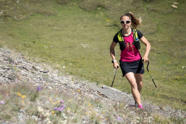 Giuditta corre con i bastoncini